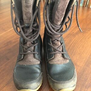 7.5 The North Face Brown Leather Winter Boots